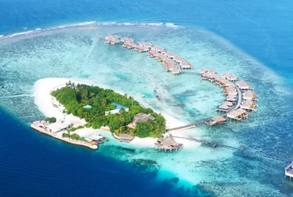 Which is the largest atoll of Maldives?